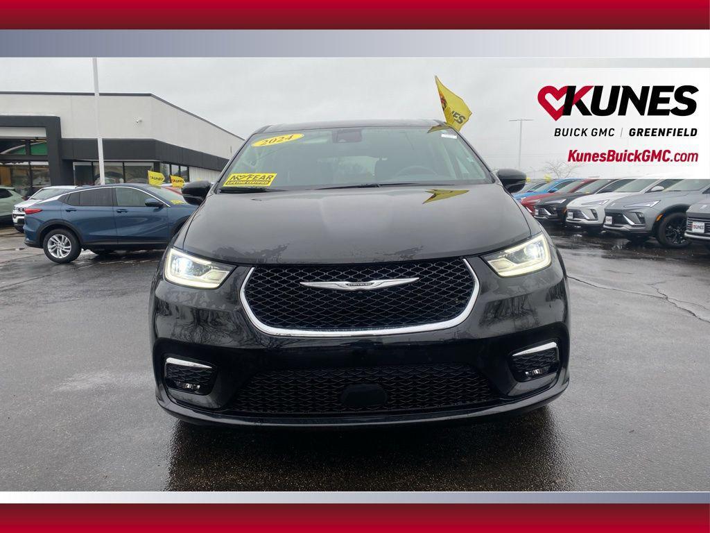 used 2024 Chrysler Pacifica car, priced at $28,799
