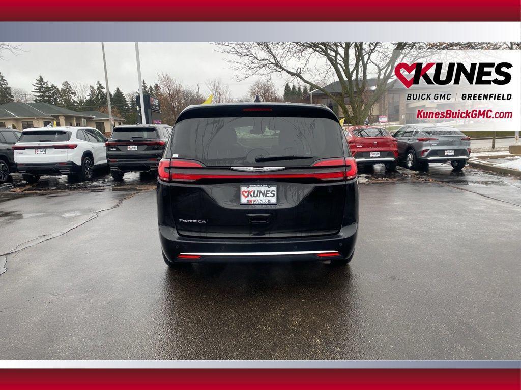 used 2024 Chrysler Pacifica car, priced at $28,799