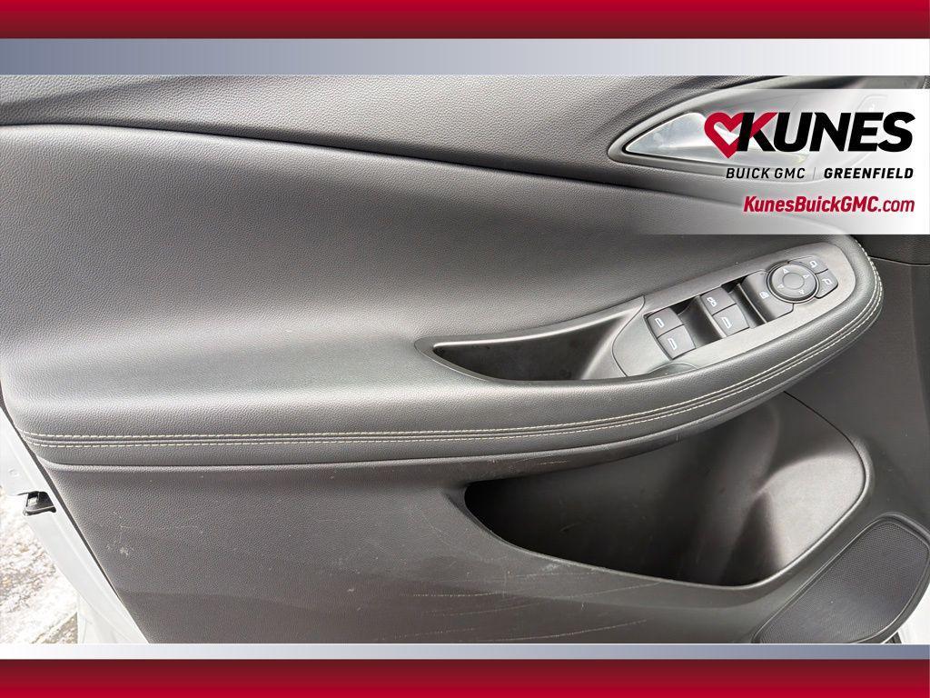 used 2025 Buick Encore GX car, priced at $22,399