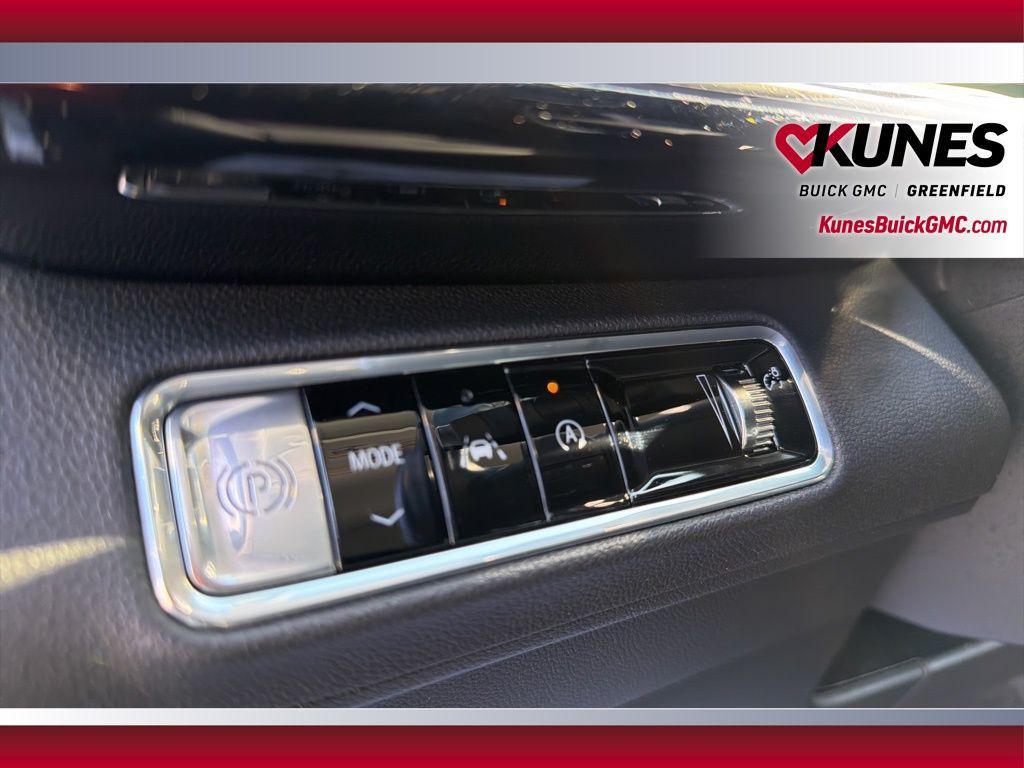 used 2024 Buick Envision car, priced at $25,699