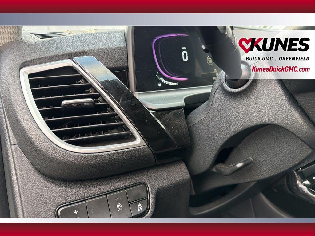 used 2025 Kia Seltos car, priced at $20,399