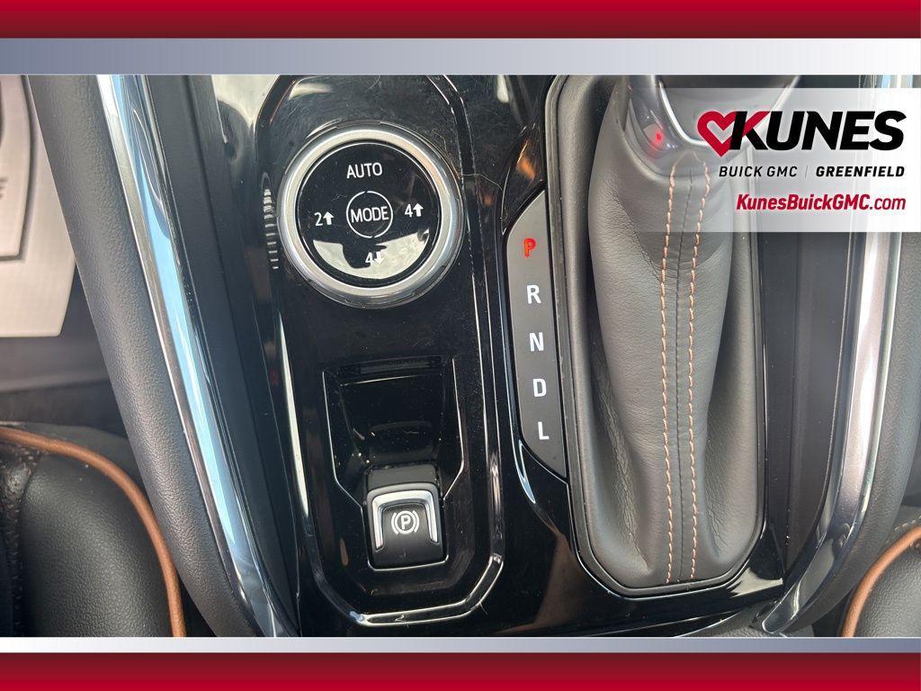 2023 Desert Sand Metallic GMC Canyon