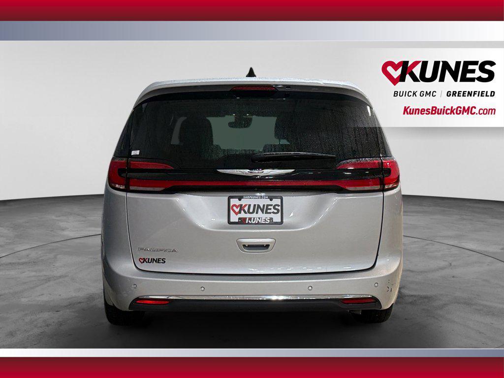 used 2024 Chrysler Pacifica car, priced at $21,136