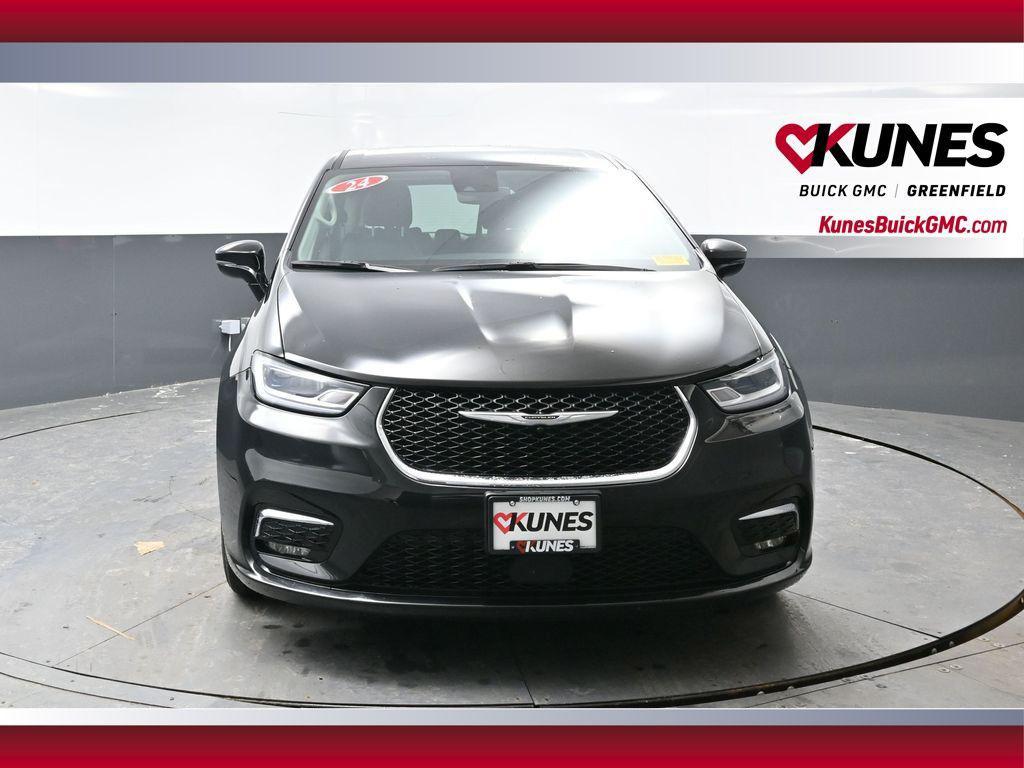 used 2024 Chrysler Pacifica Hybrid car