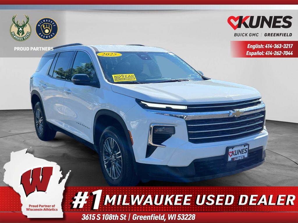 used 2025 Chevrolet Traverse car, priced at $35,136