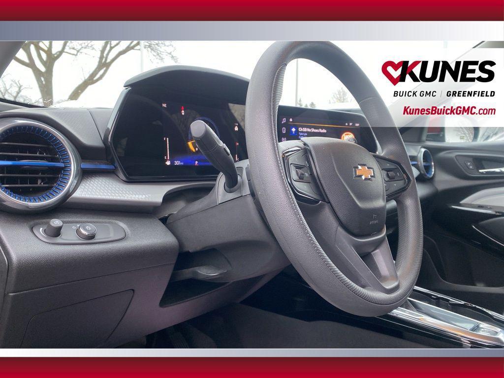 used 2025 Chevrolet Trax car, priced at $18,995