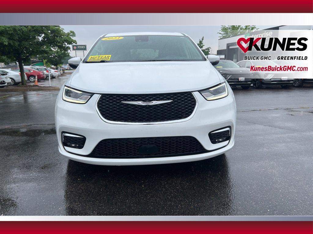 used 2023 Chrysler Pacifica Hybrid car, priced at $22,136