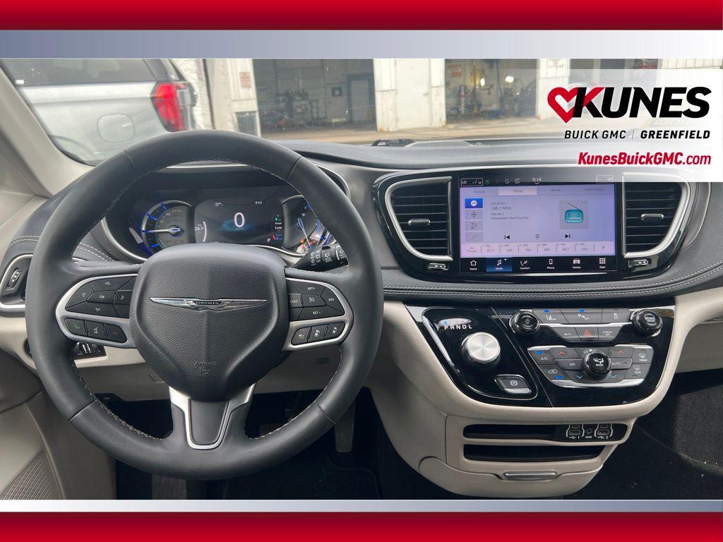 used 2023 Chrysler Pacifica Hybrid car, priced at $22,136