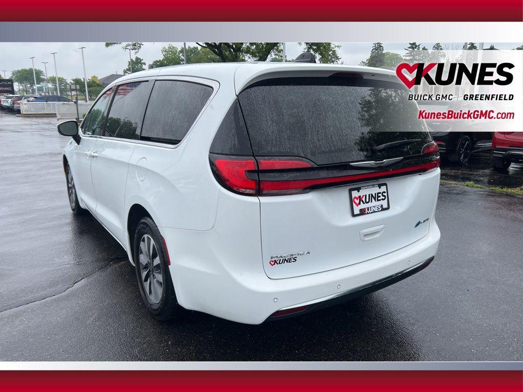 used 2023 Chrysler Pacifica Hybrid car, priced at $22,136