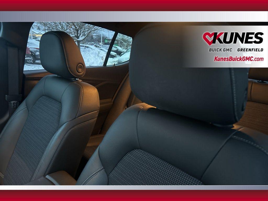 used 2025 Buick Envista car, priced at $22,222