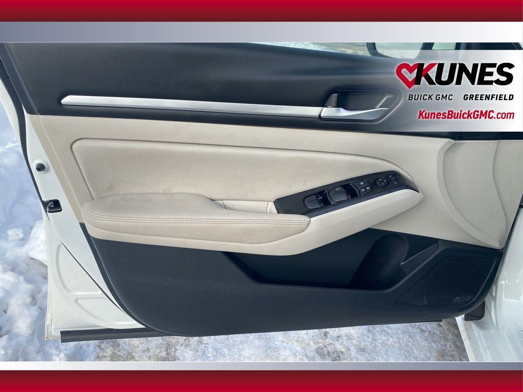 used 2024 Nissan Altima car, priced at $25,499