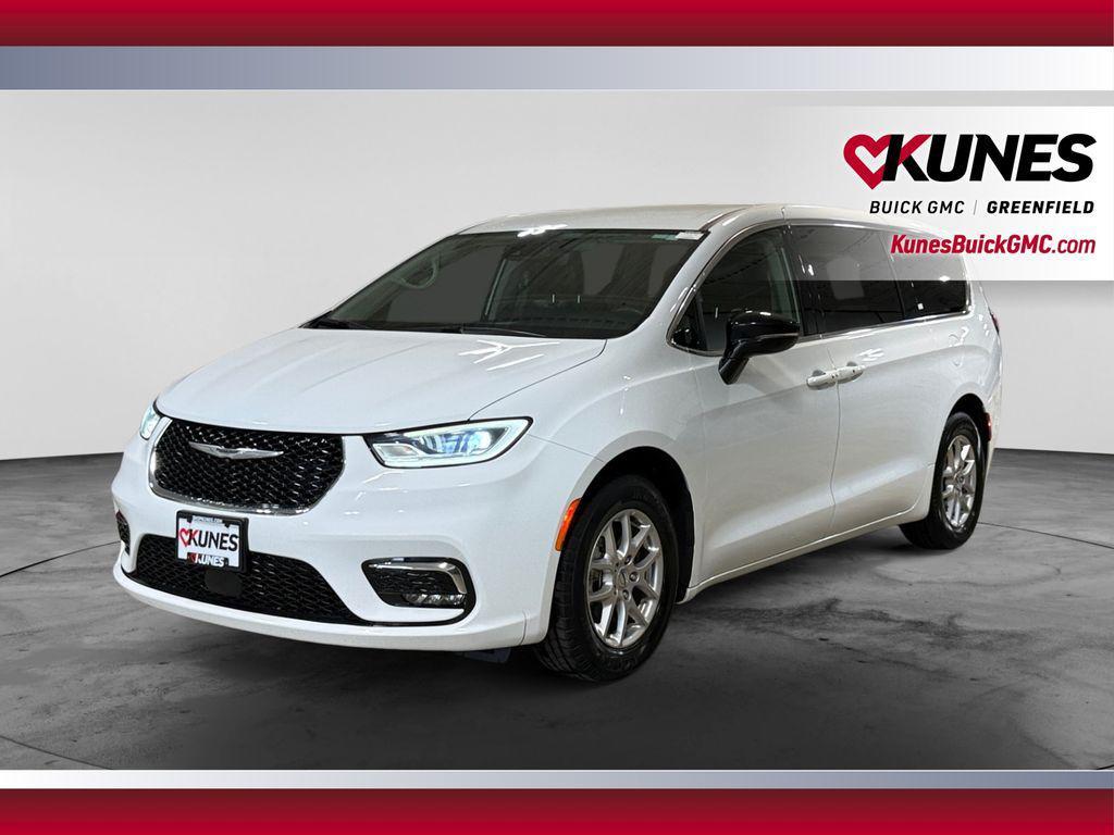 used 2024 Chrysler Pacifica car, priced at $22,336