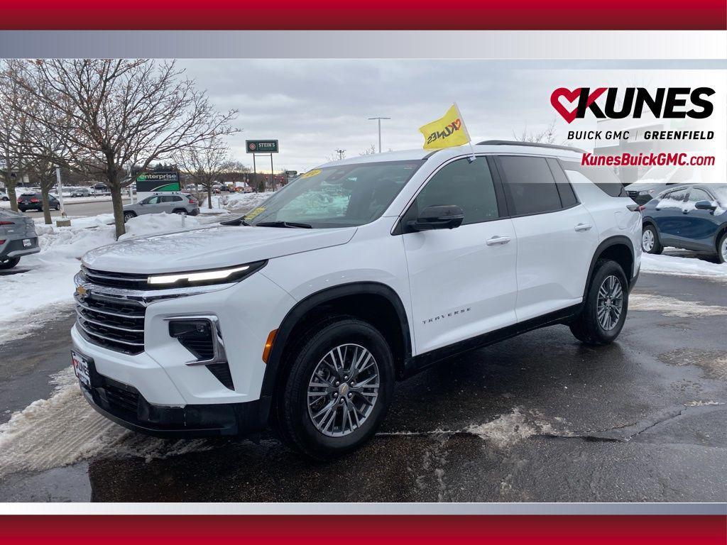 used 2024 Chevrolet Traverse car, priced at $32,799