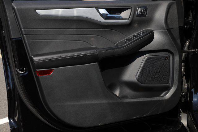 new 2025 Ford Escape PHEV car, priced at $31,999