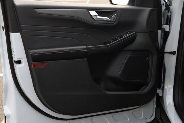 new 2025 Ford Escape PHEV car, priced at $29,099