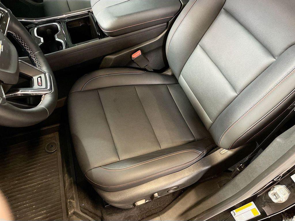 used 2025 Chevrolet Traverse car, priced at $41,200