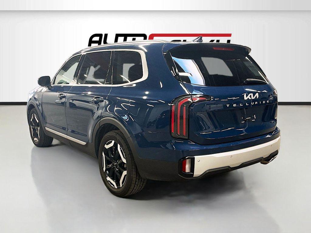 used 2024 Kia Telluride car, priced at $28,200