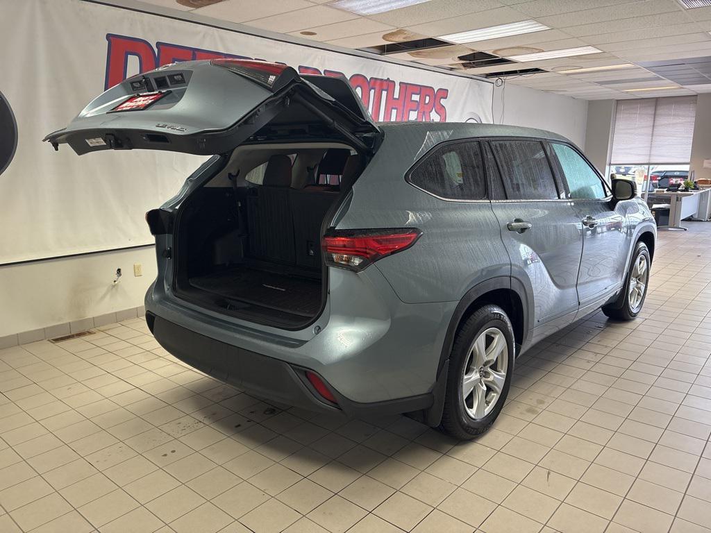 used 2021 Toyota Highlander car, priced at $28,568