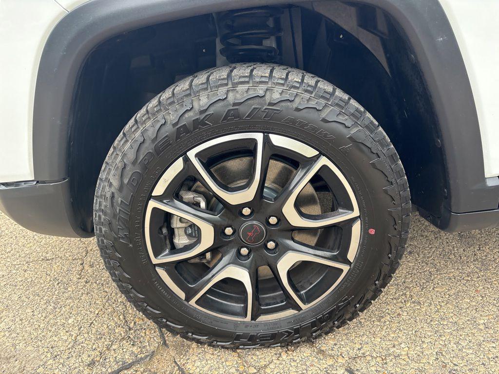 used 2025 Jeep Compass car, priced at $24,001