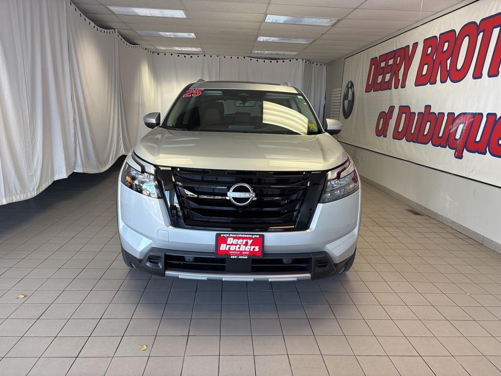 new 2025 Nissan Pathfinder car, priced at $48,660