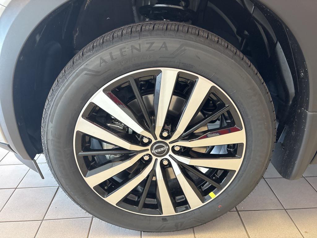 new 2025 Nissan Pathfinder car, priced at $48,660