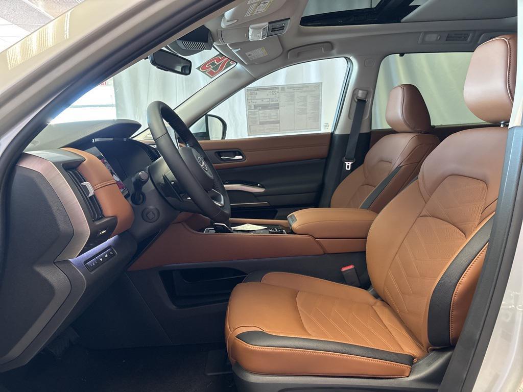new 2025 Nissan Pathfinder car, priced at $48,660