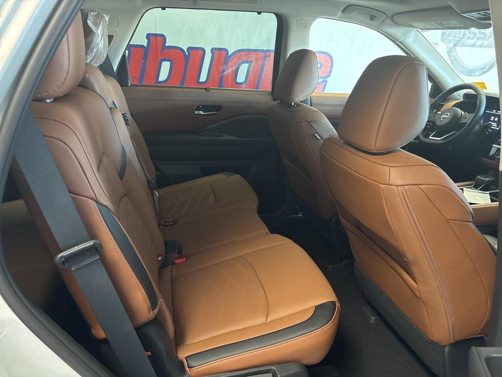 new 2025 Nissan Pathfinder car, priced at $48,660