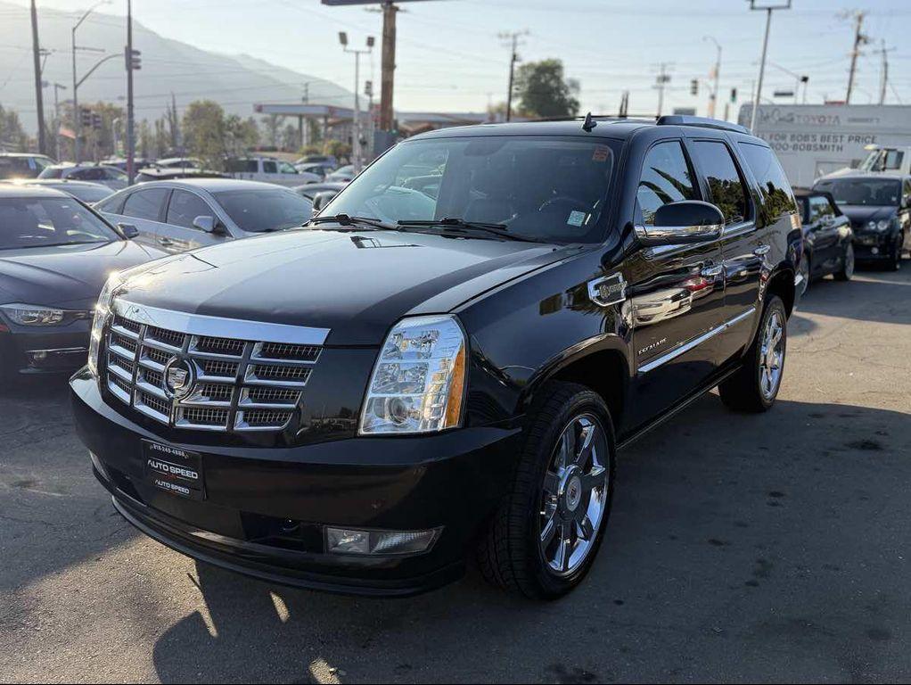 used 2011 Cadillac Escalade Hybrid car, priced at $13,795