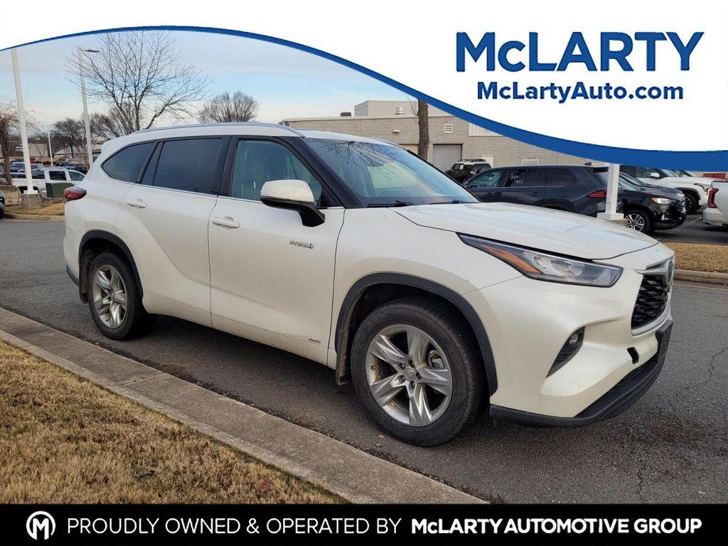 used 2020 Toyota Highlander Hybrid car, priced at $26,689