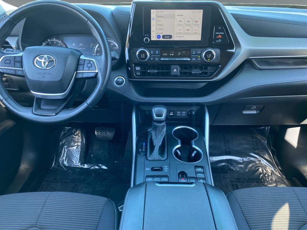 used 2024 Toyota Highlander car