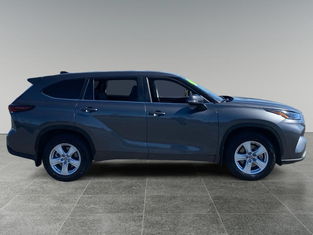 used 2024 Toyota Highlander car