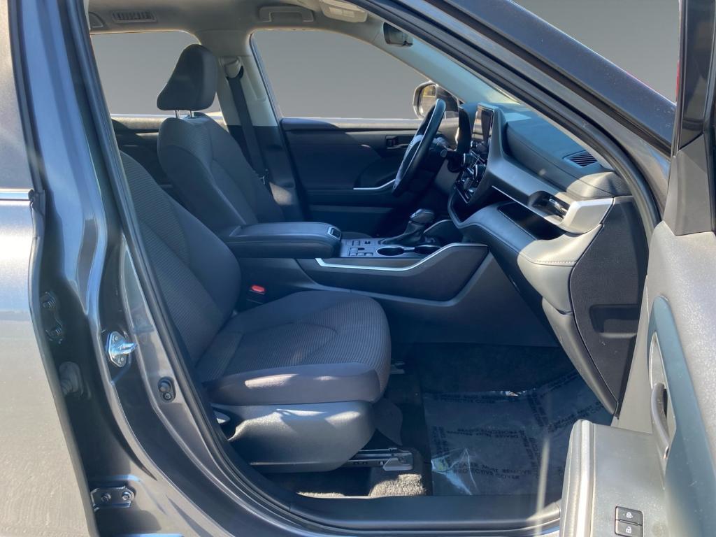 used 2024 Toyota Highlander car