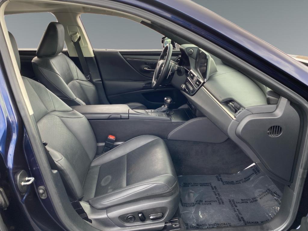 used 2022 Lexus ES 300h car, priced at $26,585