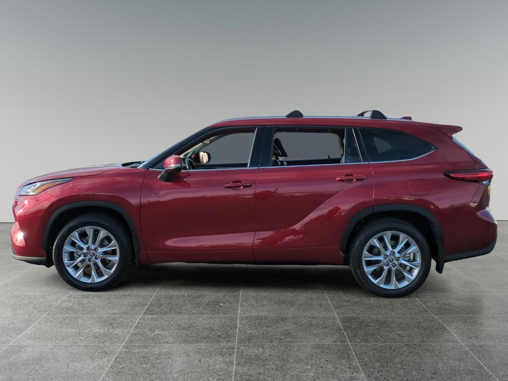 used 2023 Toyota Highlander car, priced at $37,900
