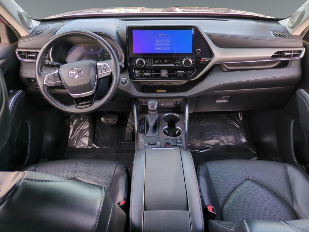 used 2023 Toyota Highlander car, priced at $37,900