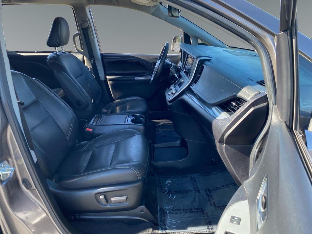 used 2020 Toyota Sienna car, priced at $31,142