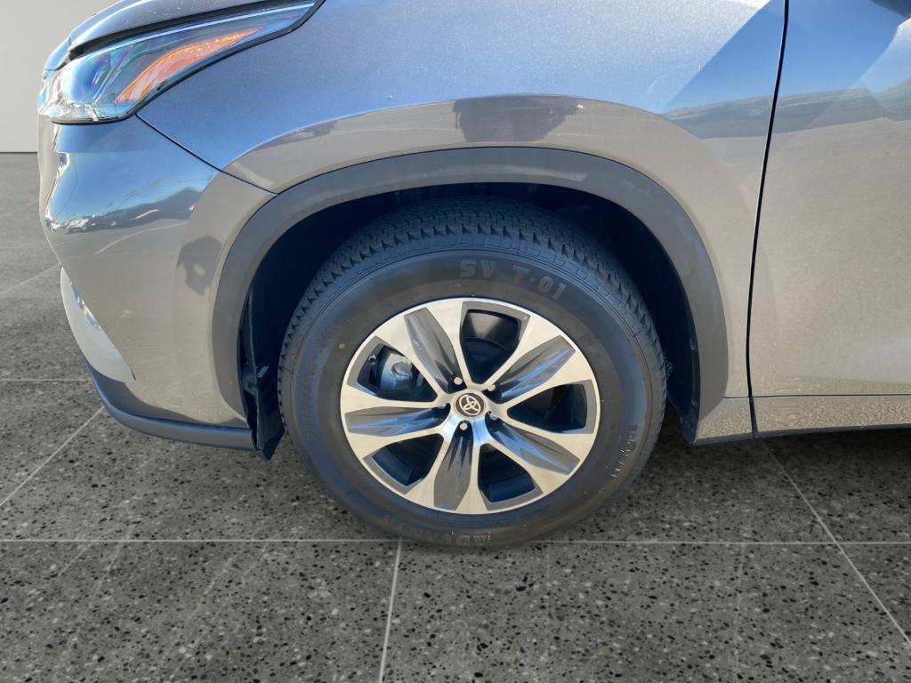 used 2024 Toyota Highlander car, priced at $38,086