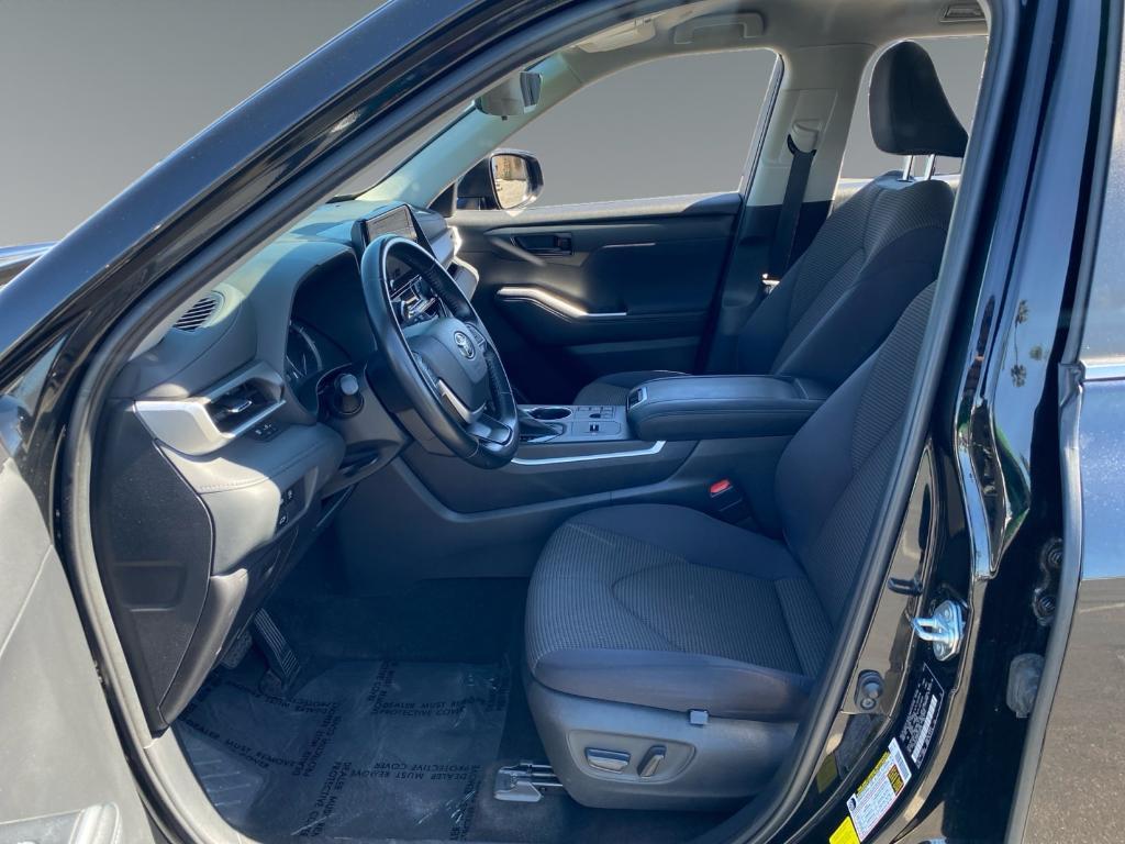 used 2023 Toyota Highlander car, priced at $32,624