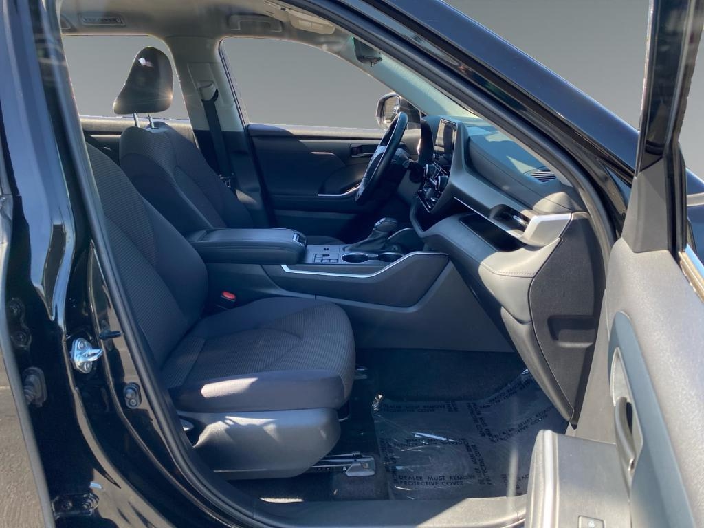 used 2023 Toyota Highlander car, priced at $32,624