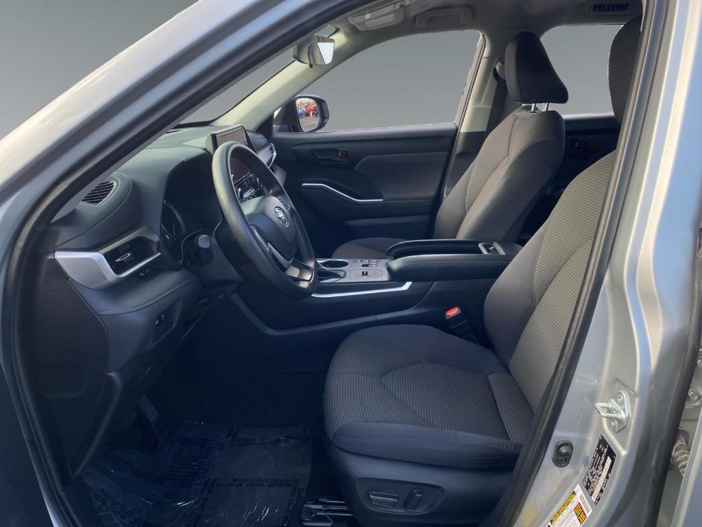 used 2023 Toyota Highlander car, priced at $30,706