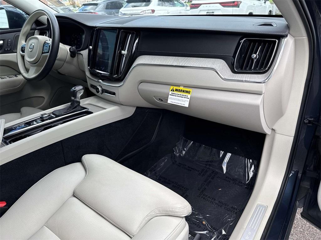 2019 Denim Blue Metallic Volvo XC60