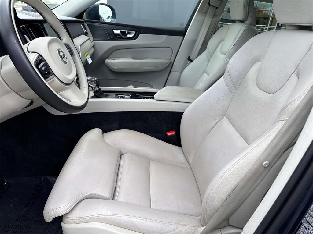 2019 Denim Blue Metallic Volvo XC60