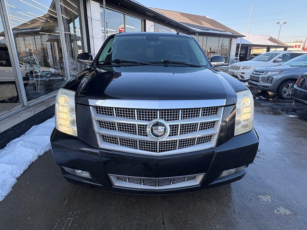 used 2010 Cadillac Escalade ESV car, priced at $7,995
