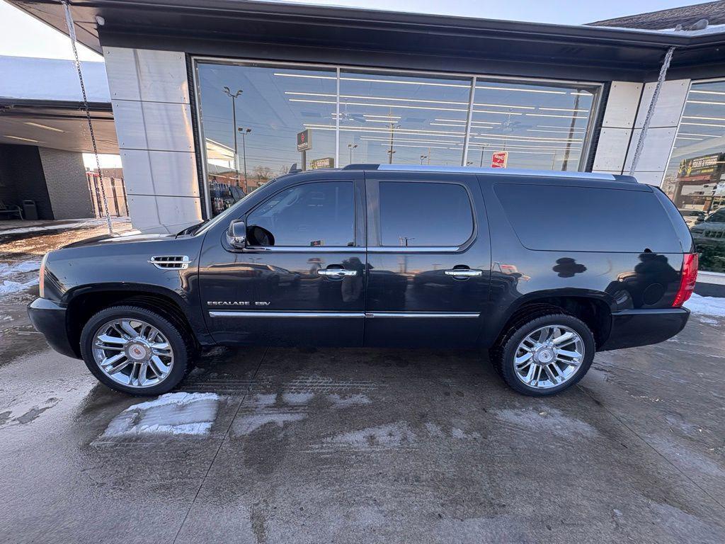 used 2010 Cadillac Escalade ESV car, priced at $7,995