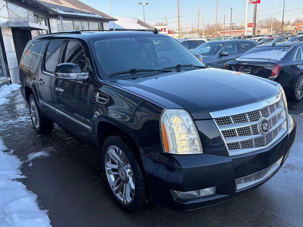 used 2010 Cadillac Escalade ESV car, priced at $7,995