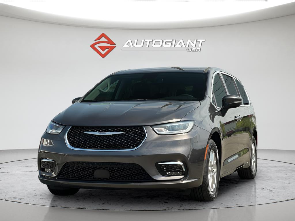 used 2023 Chrysler Pacifica car, priced at $27,995