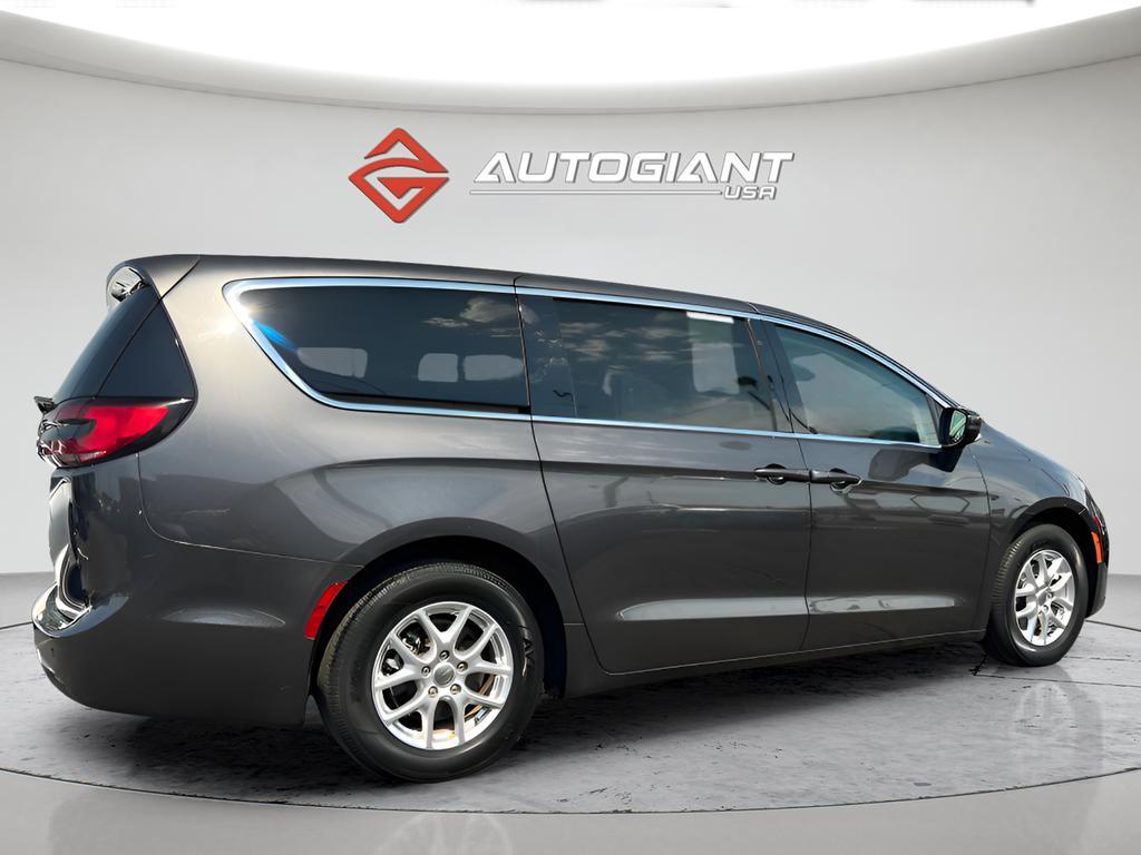 used 2023 Chrysler Pacifica car, priced at $27,995