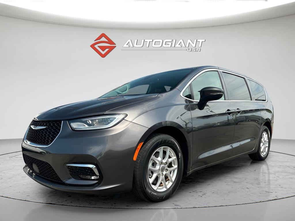 used 2023 Chrysler Pacifica car, priced at $27,995
