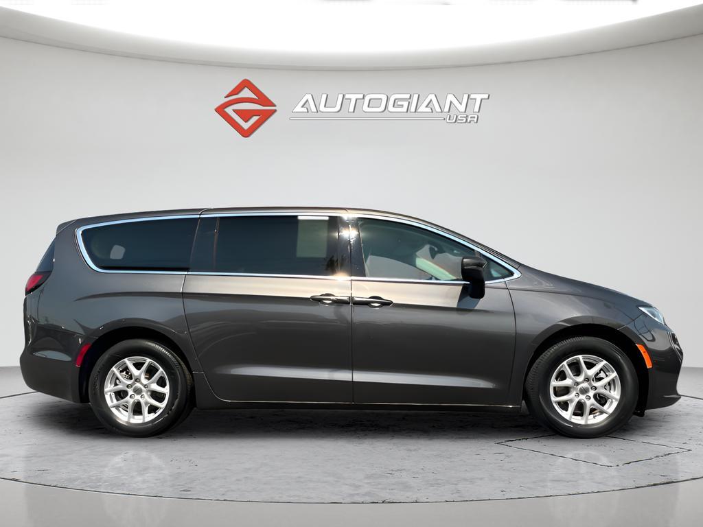 used 2023 Chrysler Pacifica car, priced at $27,995
