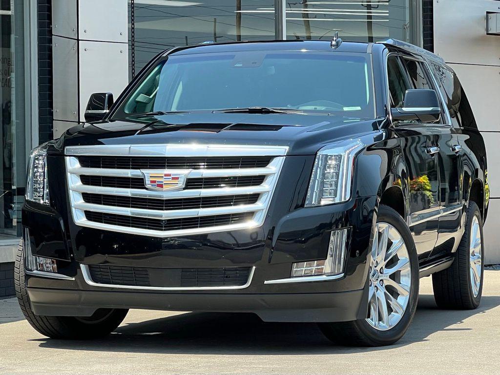 used 2020 Cadillac Escalade ESV car, priced at $33,500